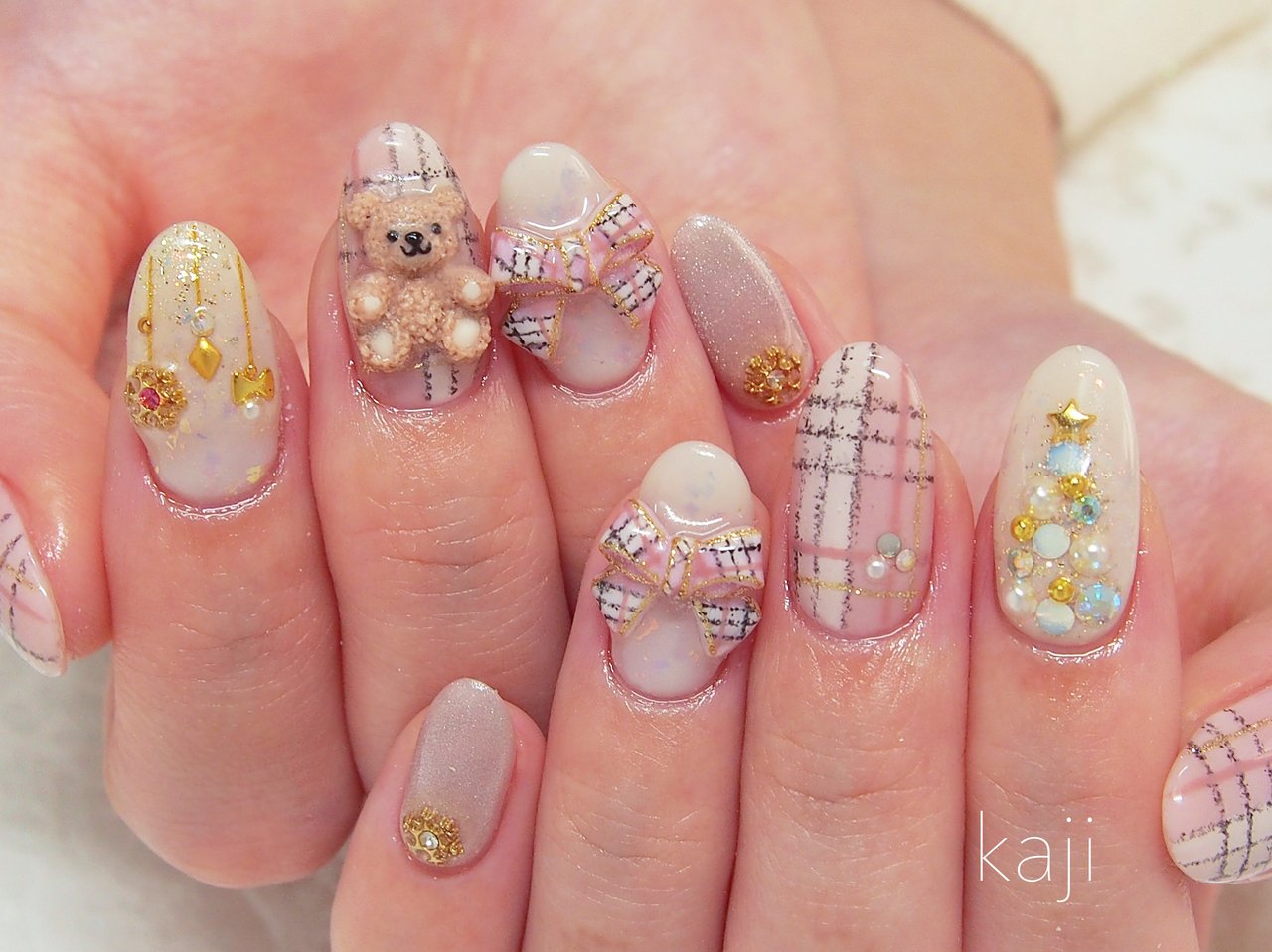 冬 クリスマス ハンド チェック キャラクター Nail Kajiのネイルデザイン No ネイルブック