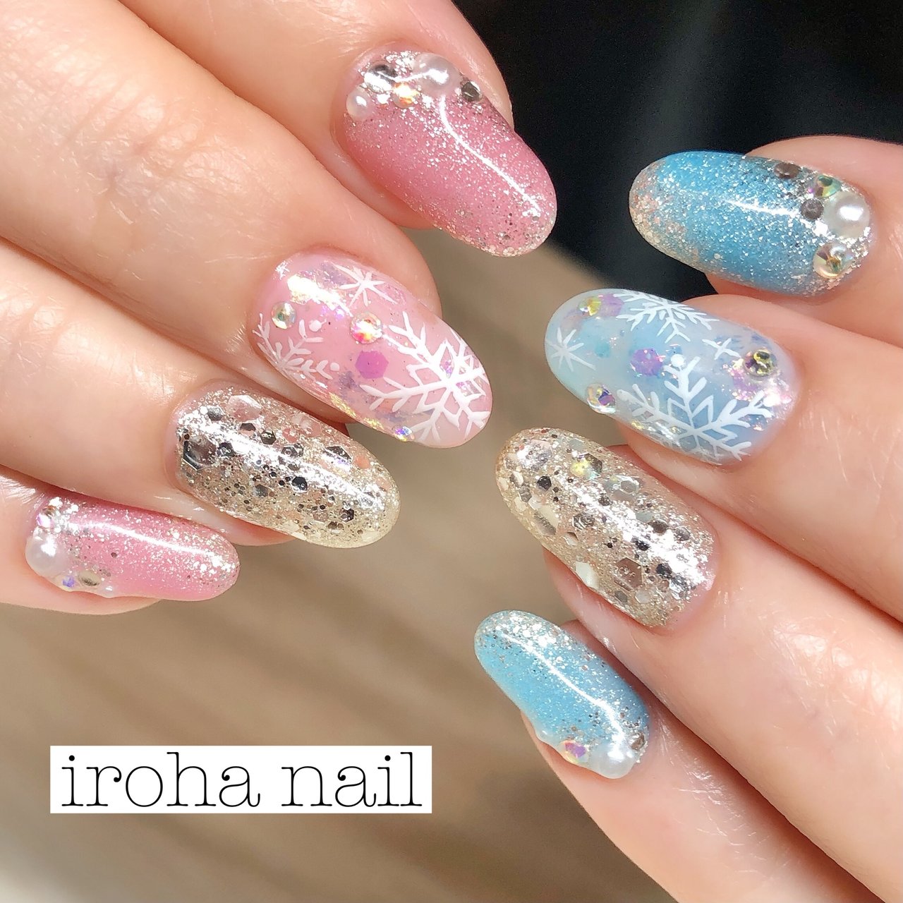 冬 お正月 クリスマス デート ハンド Iroha Nail Neのネイルデザイン No ネイルブック