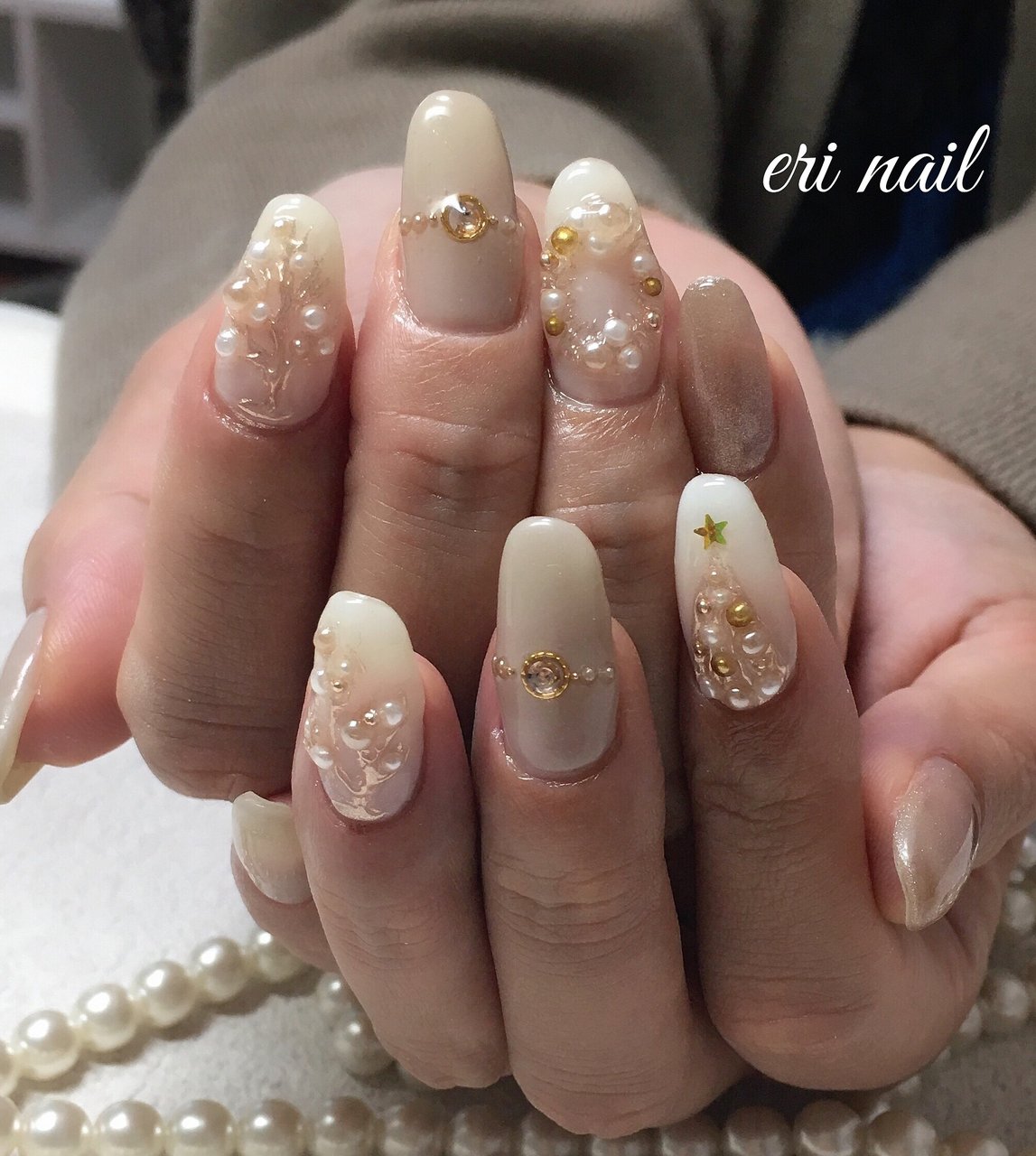 クリスマス ハンド ミラー ホワイト ベージュ 名古屋市天白区 自宅ネイルサロン Eri Nailのネイルデザイン No ネイル ブック