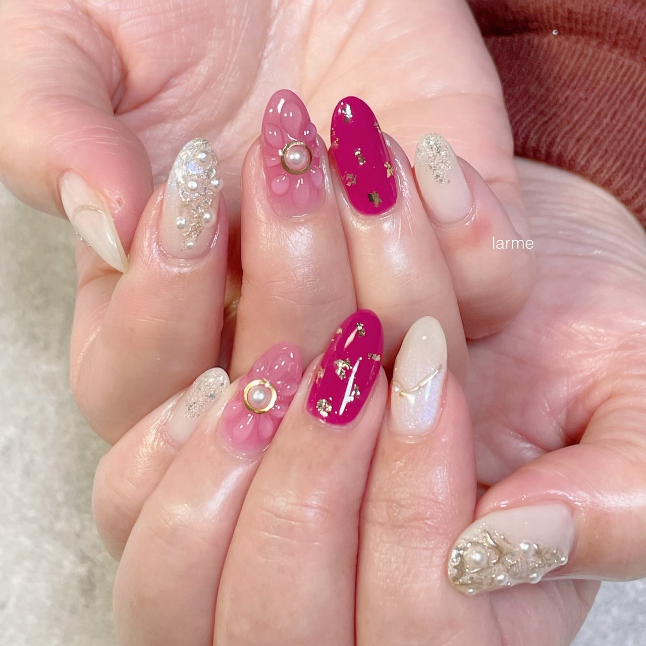 ハンド/ホワイト/ピンク - nailroomLARMEのネイルデザイン[No.6866061  