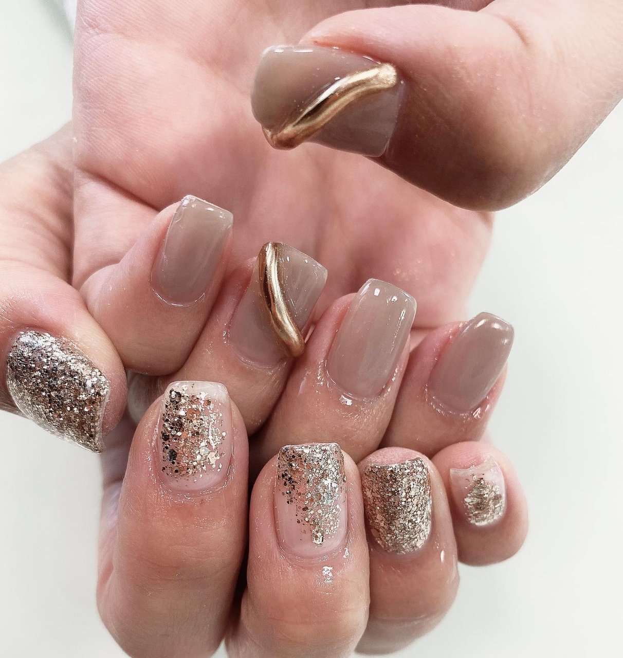 秋 冬 ハンド ホログラム ショート Lian Nail Careのネイルデザイン No ネイルブック