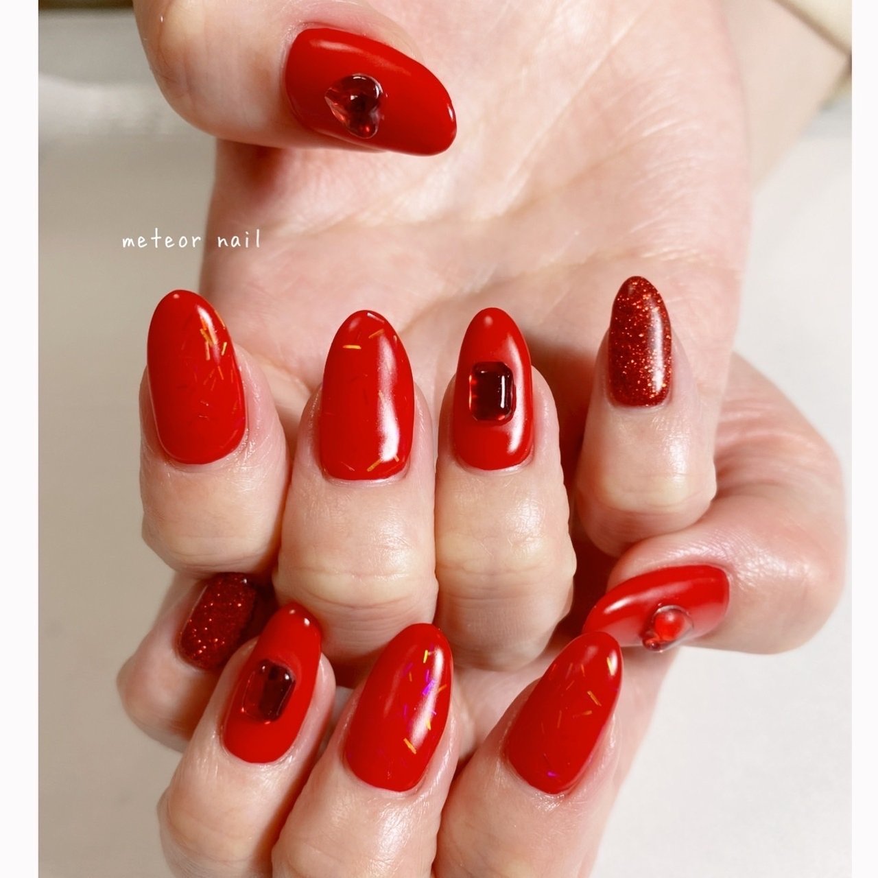 オールシーズン ハンド ビジュー ラメ ワンカラー Meteornail ミーティアネイルのネイルデザイン No ネイルブック