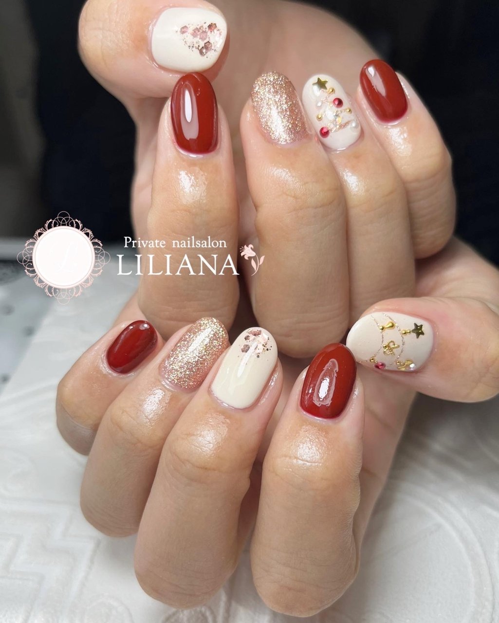 冬 クリスマス ハンド シンプル ビジュー Private Nailsalon Lilianaのネイルデザイン No ネイルブック