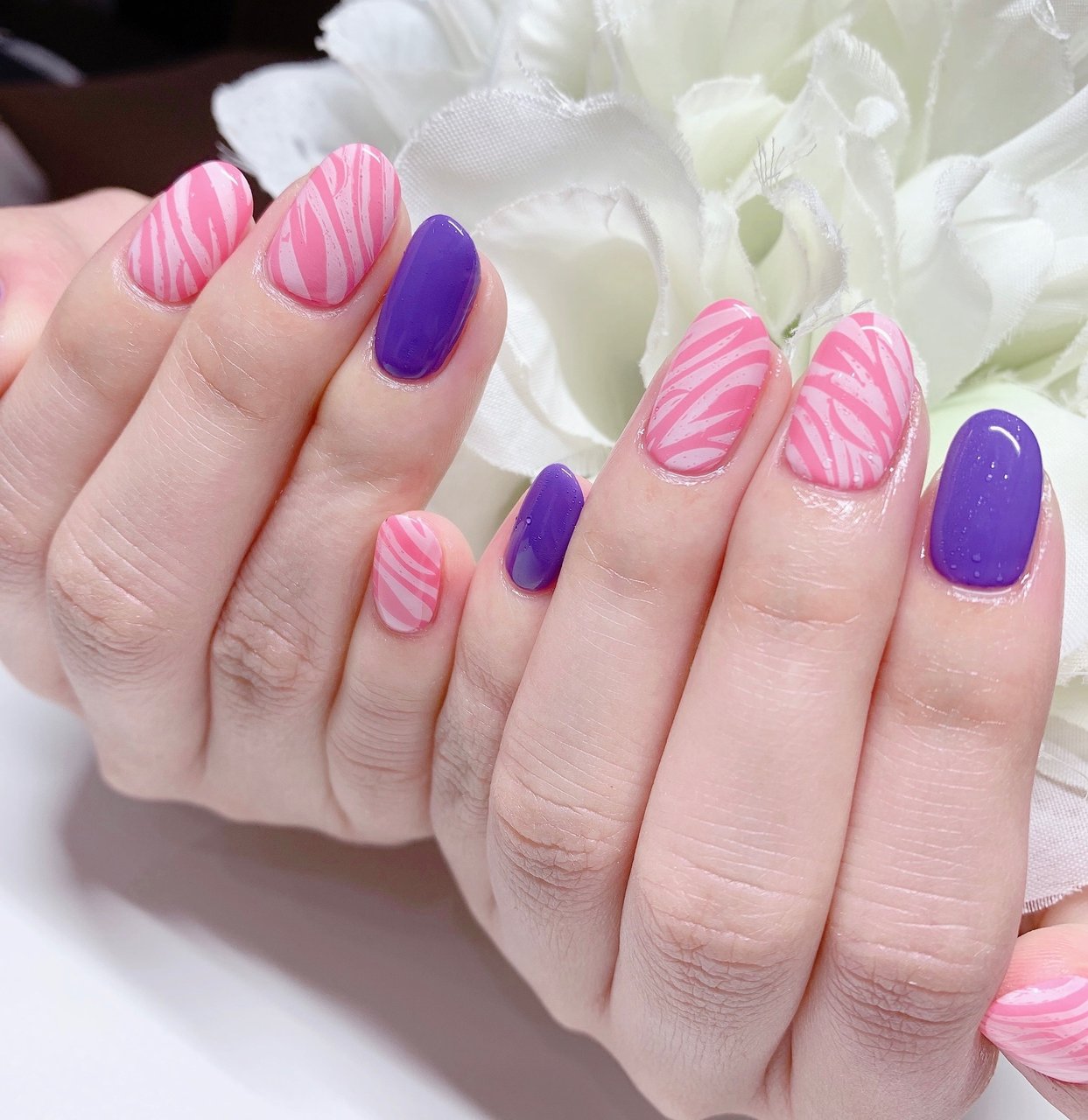 ハンド ワンカラー アニマル柄 ミディアム ホワイト あめちゃんのネイルデザイン No ネイルブック