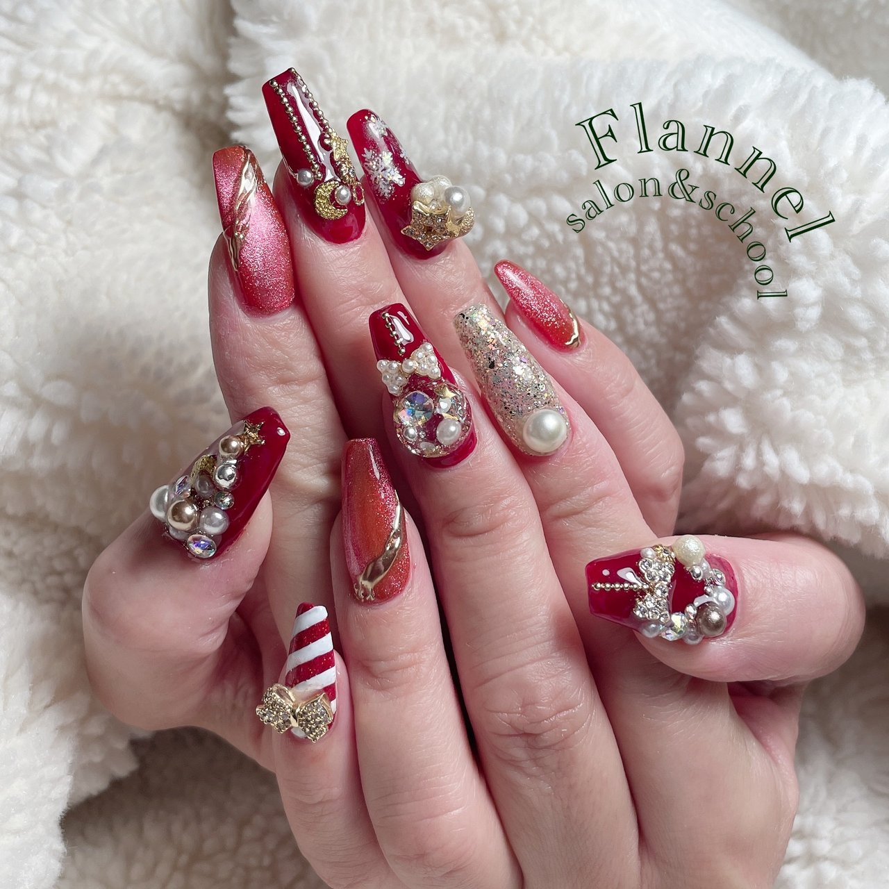 冬 クリスマス ハンド ビジュー パール Yoko28のネイルデザイン No ネイルブック