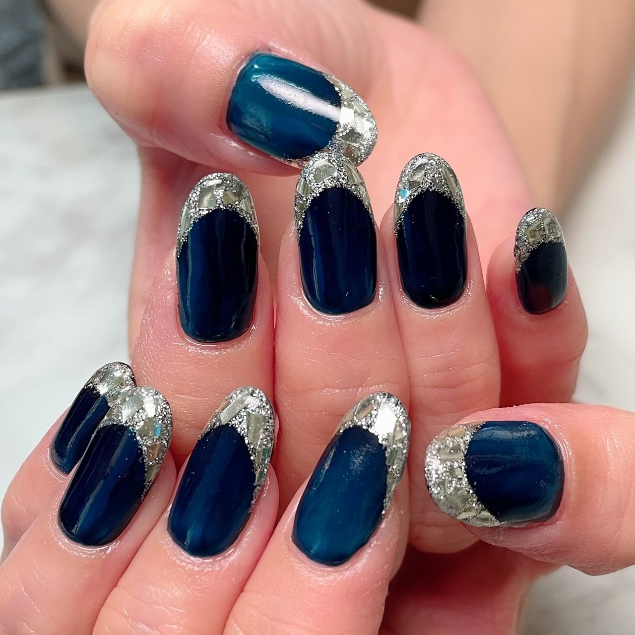 冬 ハンド フレンチ ホログラム ミディアム Indigo Hair Nailのネイルデザイン No ネイルブック