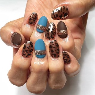 お客様のバッグとアクセサリーを💅✨🐆 .
.
.

ご予約受付中💅
初めてご来店のお客様キャンペーン 8800円
ジェル＋アート10本(手描き.エアブラシ.3D込み)

アクリルスカルプ＋2200円
.
https://lit.link/niche
.
LINEID ＠ynw6252k(＠マーク含む)
☎︎ 0353859231
定休日:毎週日曜日、第1.3月曜日
open11:00〜19:30(最終受付)
.
ネイルサロンが初めてのお客様、アクリル、スカルプチュア、その他爪のトラブルなどもお問い合わせ下さい☆
※キャラクターをご希望の際はご予約時にお知らせ下さいませ

. 
.
.
.

 #nails #ネイル #ネイルサンプル #ネイルアート #中野 #ペイントアート #ネイルデザイン#3dネイル#アートし放題 #おしゃれネイル#手描きネイル #トレンドネイル #ジェルネイル #naildesign #高円寺ネイルサロン#大人カジュアルネイル#nailsalonniche #ネイルサロンニッチ #手描きアート#中野ネイルサロン#nakano#中野ネイル#レオパードネイルズ#ミラーネイル#ブロンズネイル#ターコイズネイル#ヒョウ柄ネイル #リングネイル#マットネイル#アニマルネイル #秋 #冬 #オールシーズン #リゾート #ハンド #ビジュー #アニマル柄 #マット #ミラー #レオパード #ミディアム #ターコイズ #ブラウン #ゴールド #スカルプチュア #お客様 #nailsalonniche ネイルサロンニッチ #ネイルブック