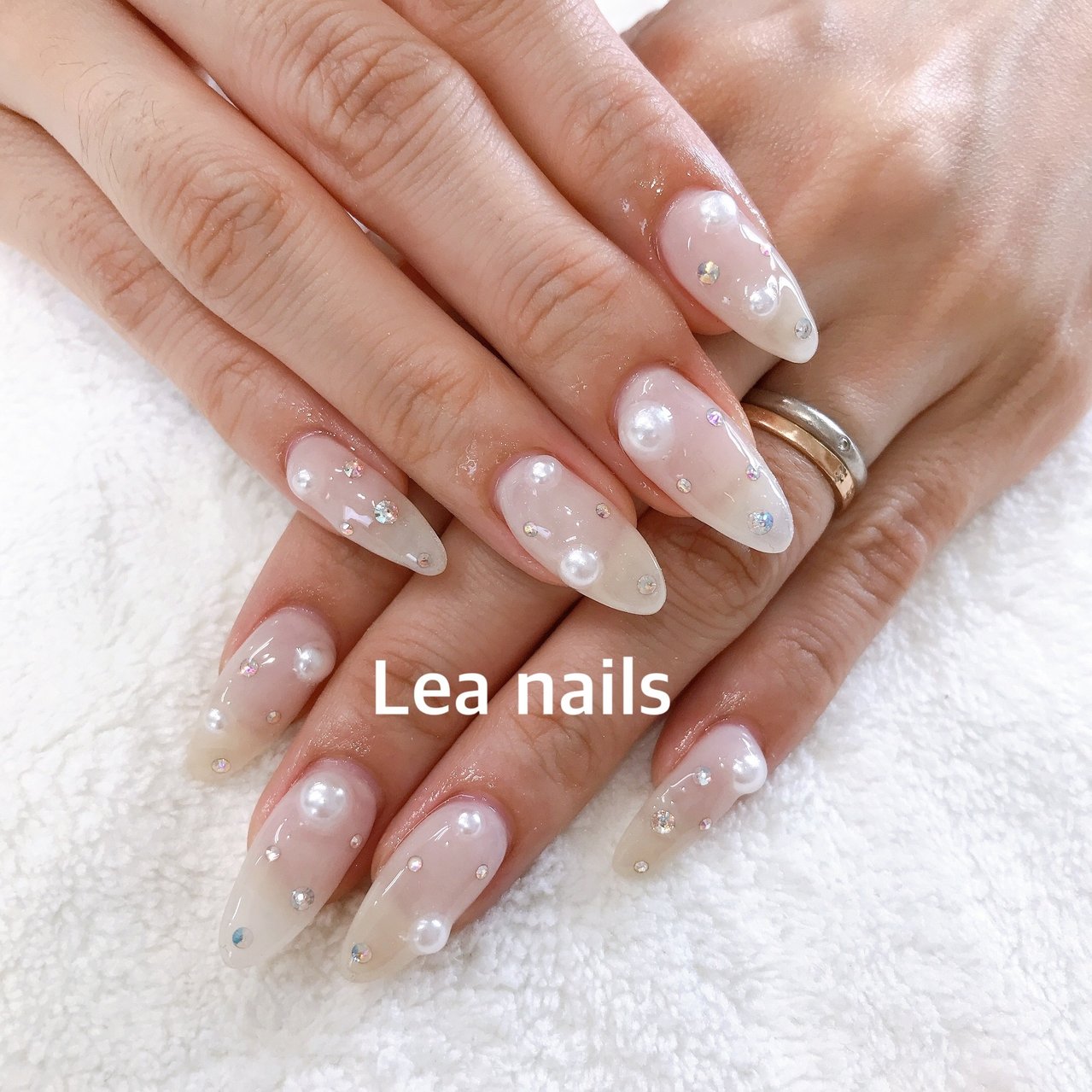 ハンド ホワイト クリア ジェルネイル お客様 Lea Nailsのネイルデザイン No ネイルブック