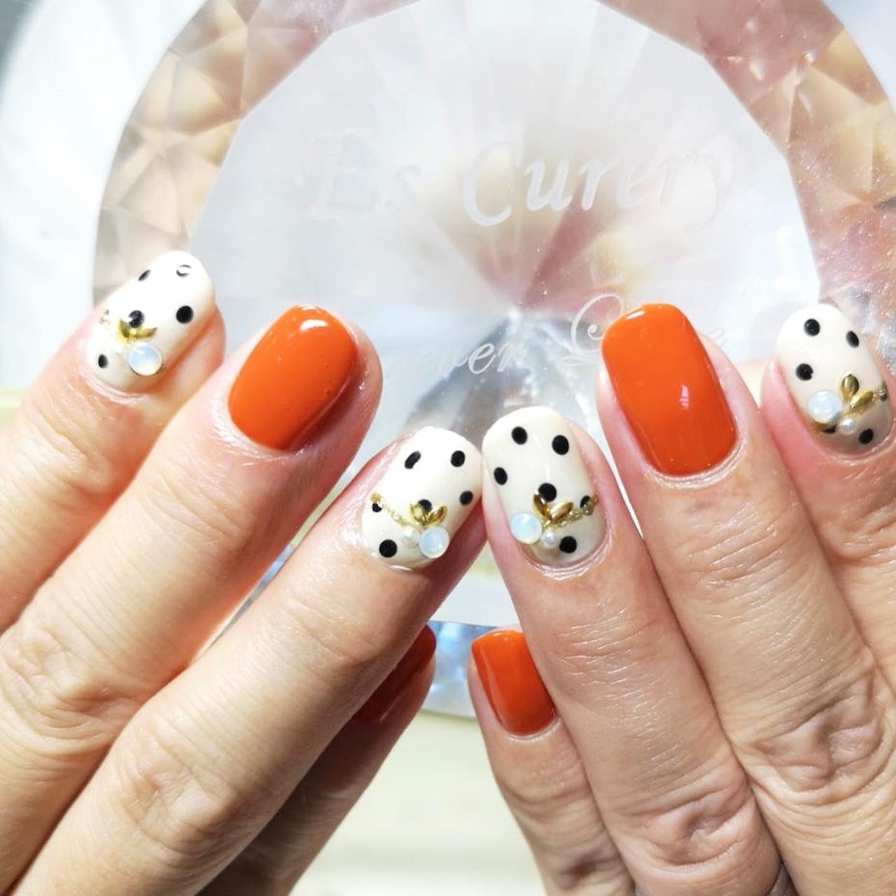 秋 冬 ハンド ワンカラー ドット Ecn Nailのネイルデザイン No ネイルブック