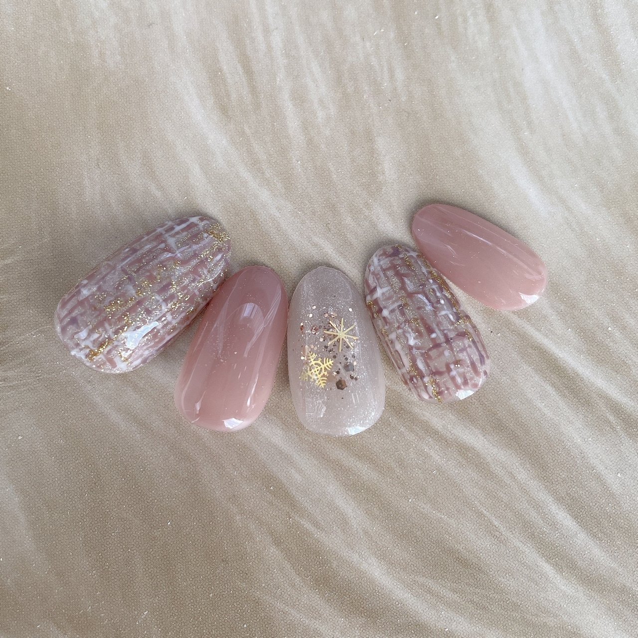 冬/クリスマス/ハンド/ツイード/雪の結晶 - RIE TAKADAのネイル