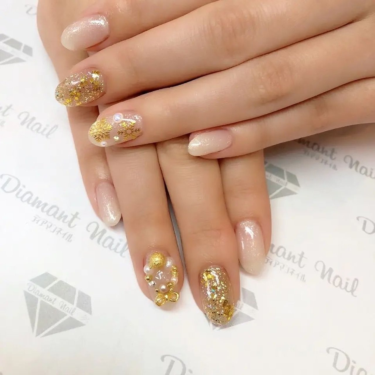 冬 ハンド ミディアム ホワイト ゴールド Diamantnailのネイルデザイン No ネイルブック