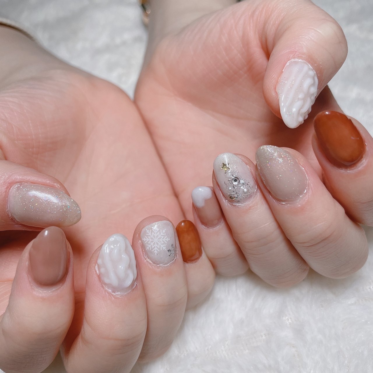 冬 クリスマス ハンド ホワイト ベージュ Ha Nailのネイルデザイン No ネイルブック