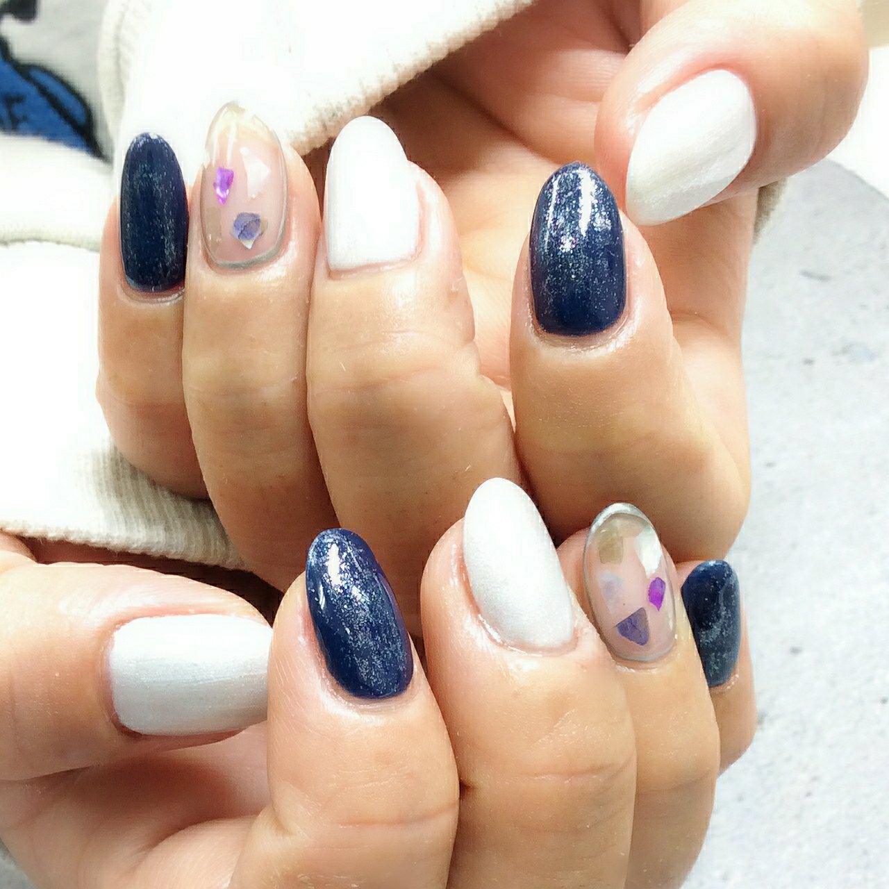 冬 ハンド ラメ シェル ミディアム Nailsalon Daisyのネイルデザイン No ネイルブック