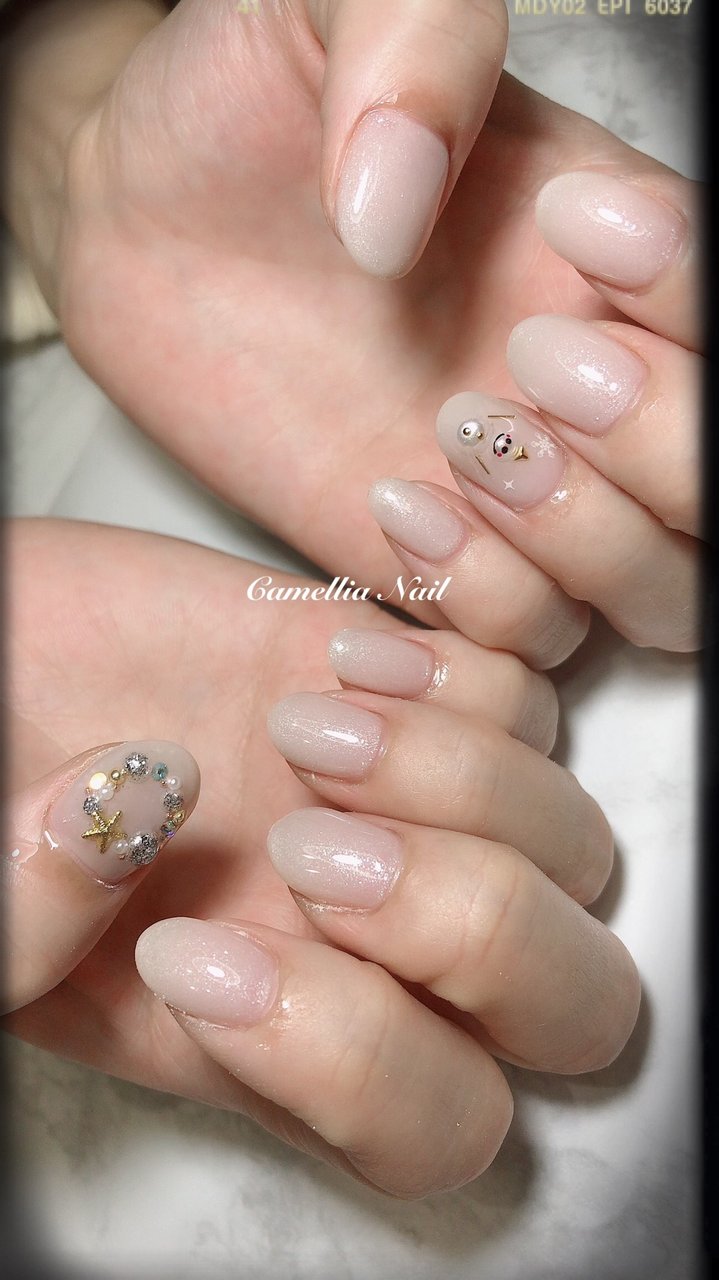 冬 クリスマス ハンド ビジュー ショート Camellia Nailのネイルデザイン No ネイルブック