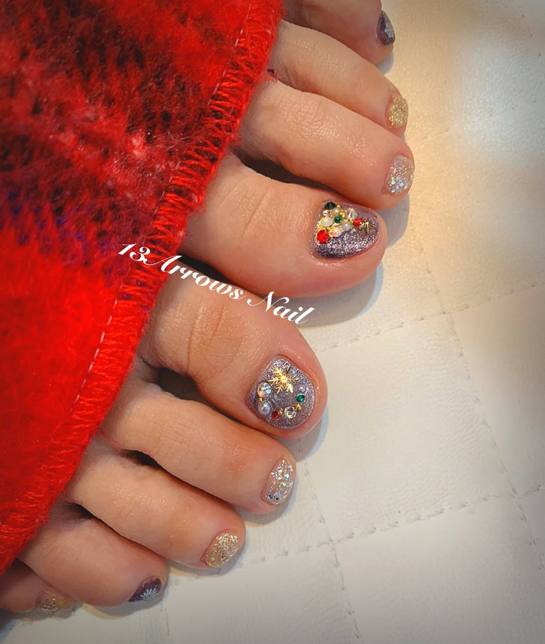 冬 お正月 クリスマス フット ラメ 13arrows Nailのネイルデザイン No ネイルブック