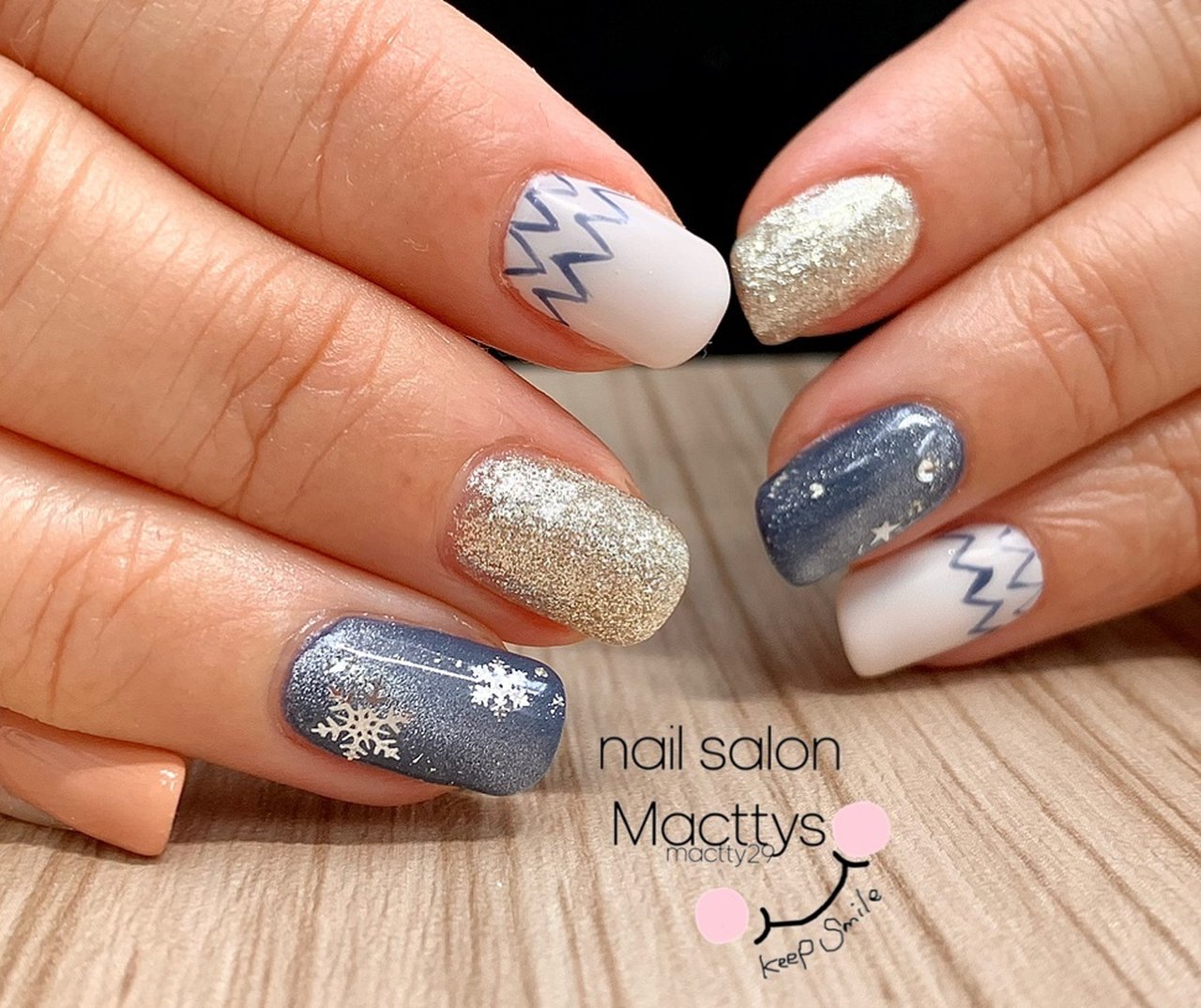 秋 冬 ハンド マット 雪の結晶 Macttyのネイルデザイン No ネイルブック