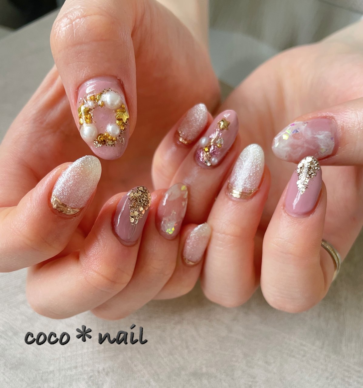 冬 クリスマス ハンド ラメ パール Coco Nailのネイルデザイン No ネイルブック