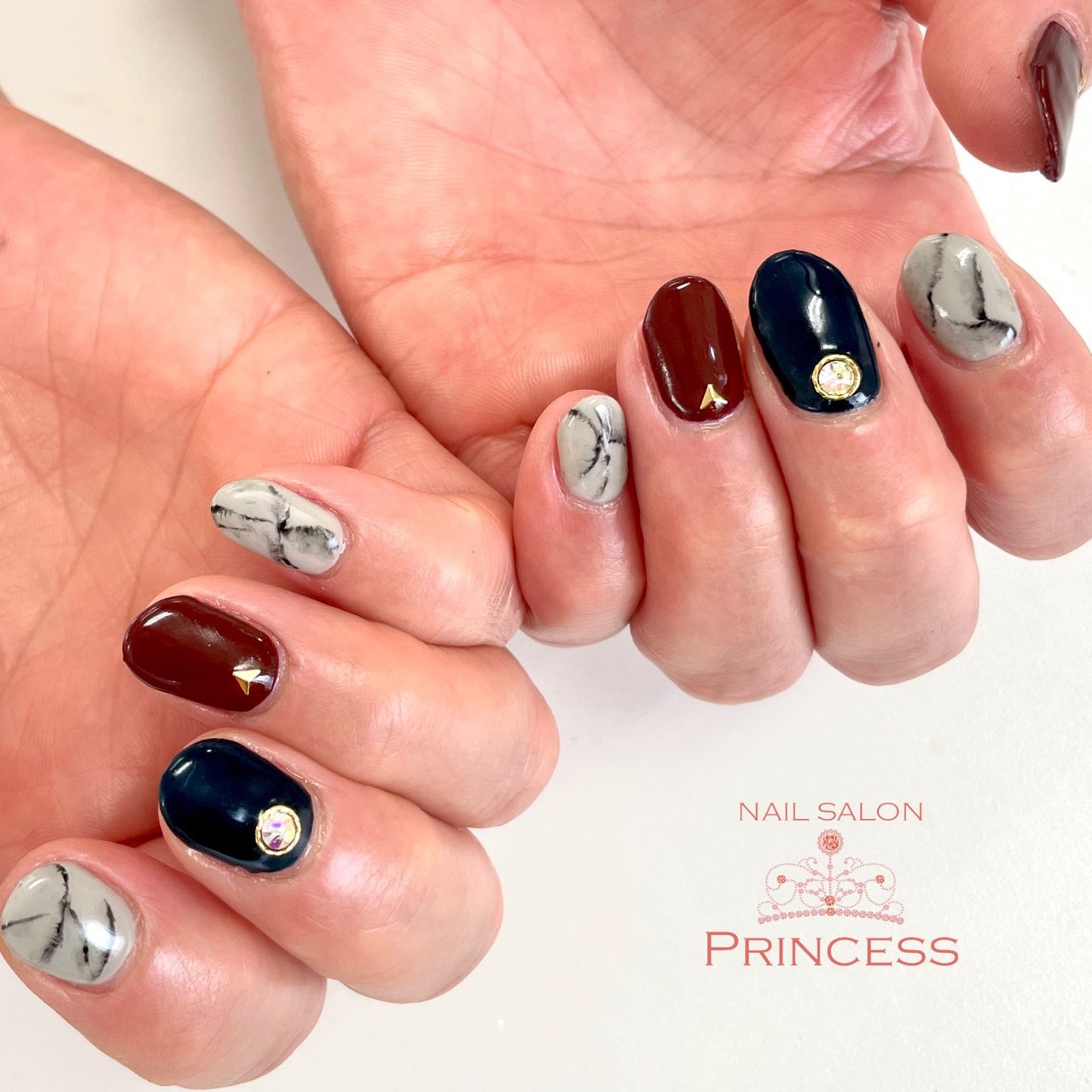 ハンド 大理石 ニュアンス ネイビー ボルドー Nailsalon Princessのネイルデザイン No ネイルブック
