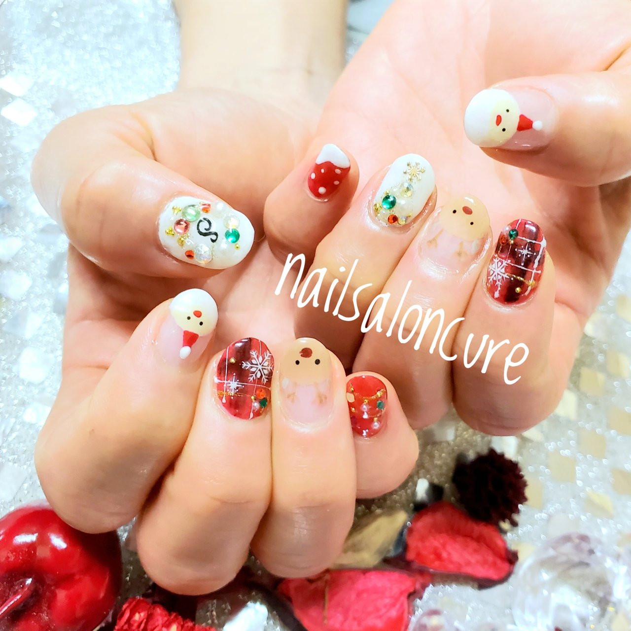 クリスマス デート 女子会 ハンド 変形フレンチ Nailsaloncureのネイルデザイン No ネイルブック