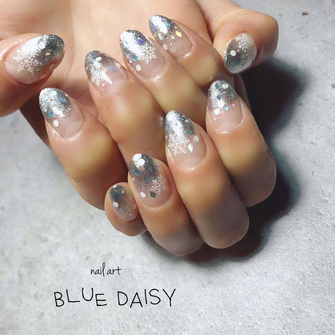 冬 お正月 クリスマス グラデーション ホログラム Blue Daisyのネイルデザイン No 680 ネイルブック