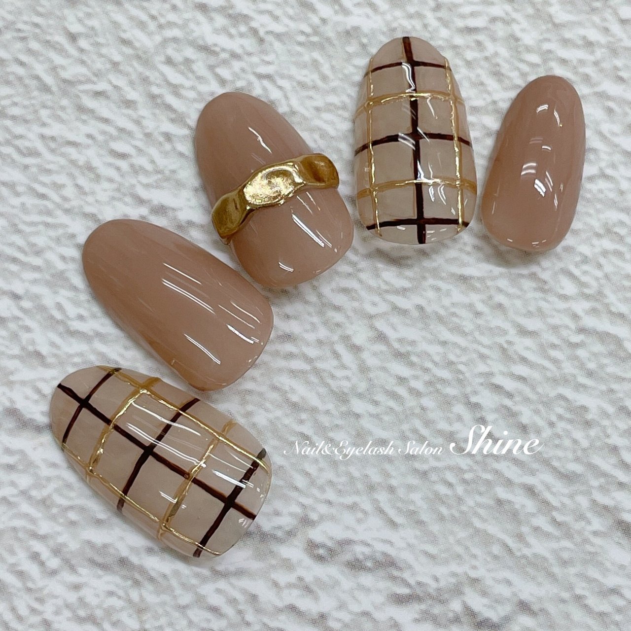 秋 冬 オールシーズン ハンド チェック Nail Eyelash Salon Shineのネイルデザイン No ネイルブック
