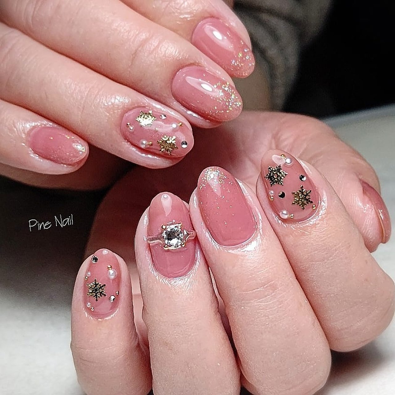 冬 クリスマス ハンド ラメ ワンカラー Pinenailのネイルデザイン No ネイルブック