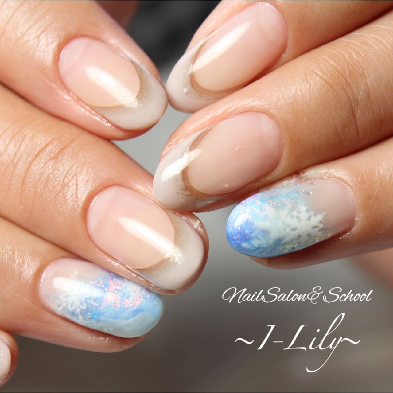 冬 クリスマス ハンド フレンチ 雪の結晶 Nailsalon School I Lily アイ リリーのネイルデザイン No ネイルブック