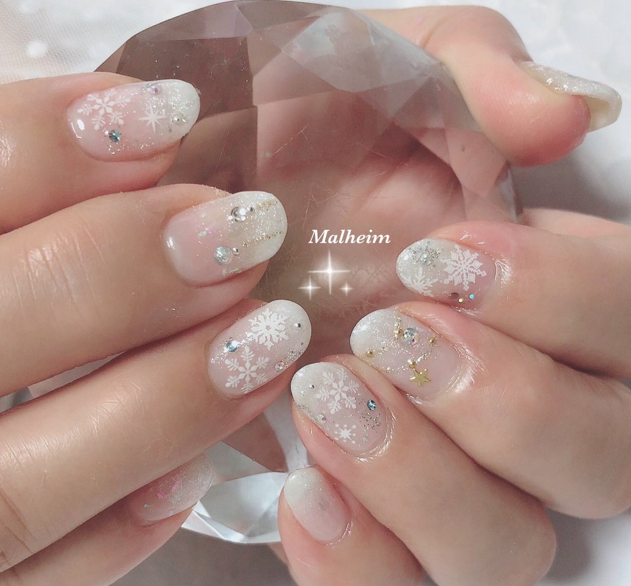 冬 クリスマス ハンド グラデーション ラメ Nails Malheim メルヘイム のネイルデザイン No ネイルブック