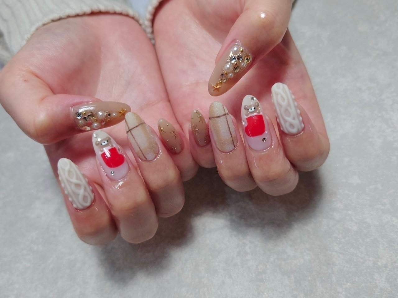秋 冬 成人式 クリスマス ハンド Lians Nail Vivid 倉敷 店 リアンスネイルヴィヴィッド のネイルデザイン No ネイルブック