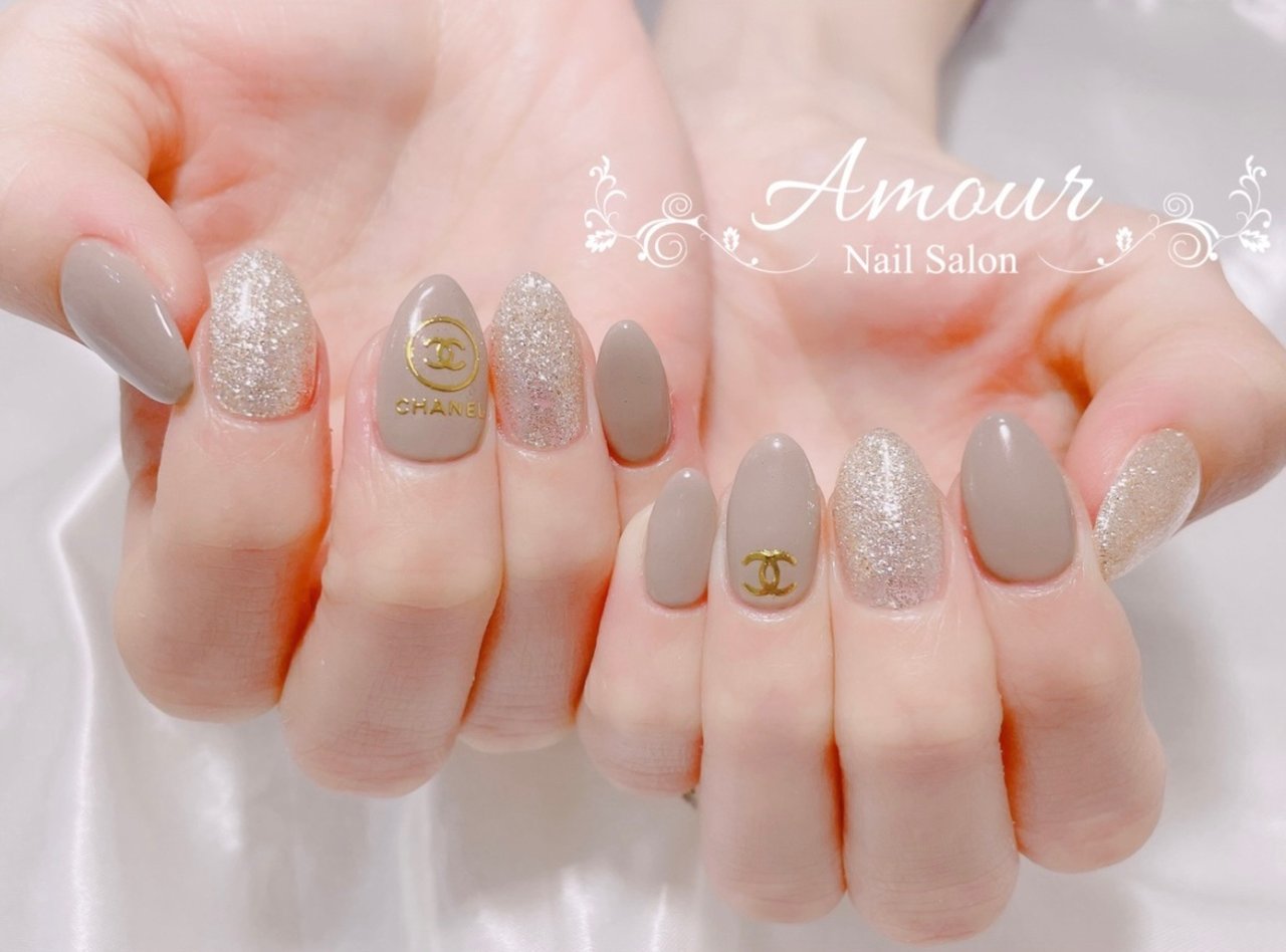 ハンド シンプル ラメ ブランド柄 ミディアム Nailsalon Amourのネイルデザイン No ネイルブック