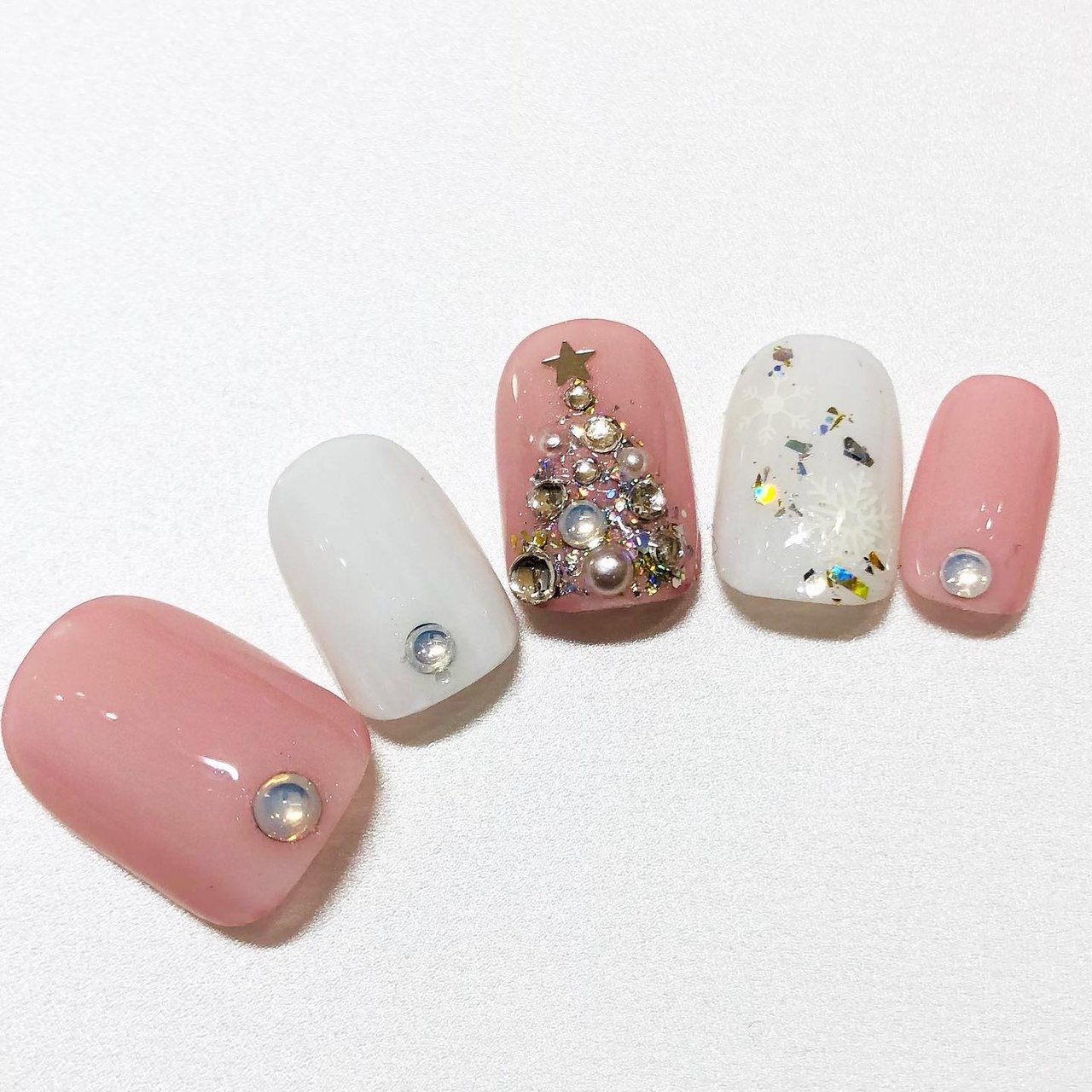 冬 クリスマス ハンド ラメ ワンカラー Ecn Nailのネイルデザイン No ネイルブック