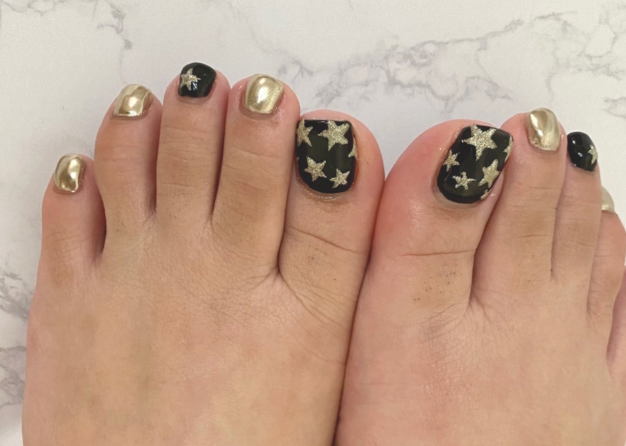 冬 オールシーズン フット 星 ブラック Nailsalon Neiviのネイルデザイン No ネイルブック