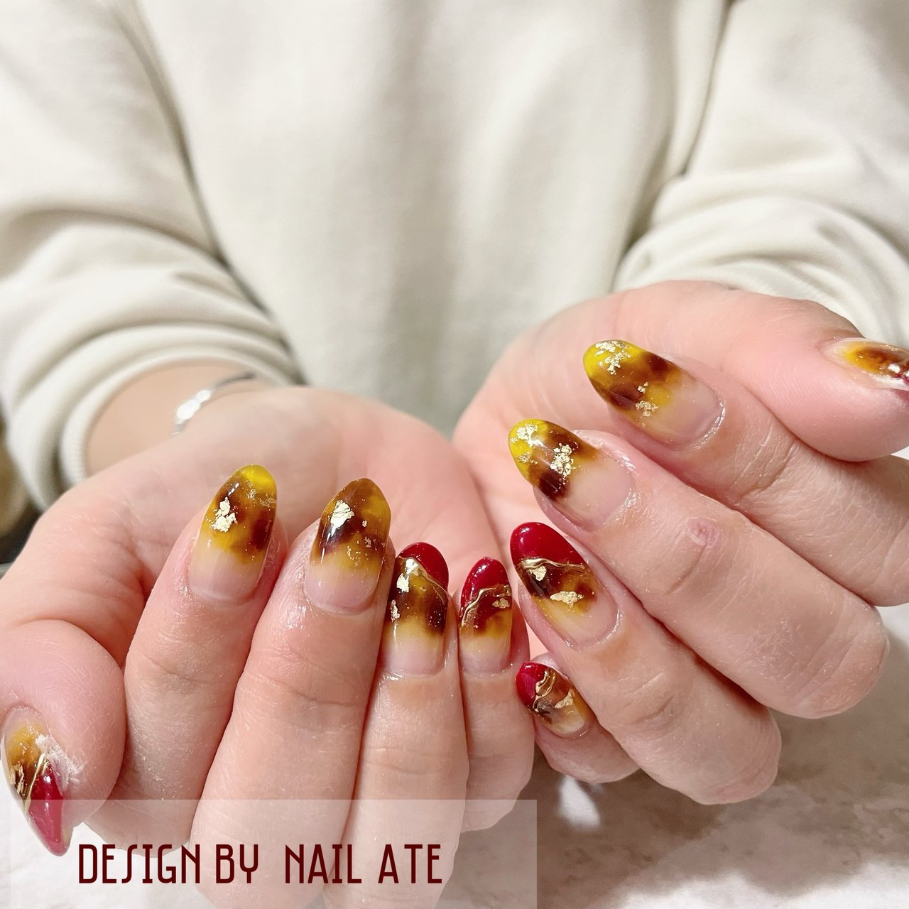 秋 冬 グラデーション べっ甲 ミラー Ateのネイルデザイン No ネイルブック