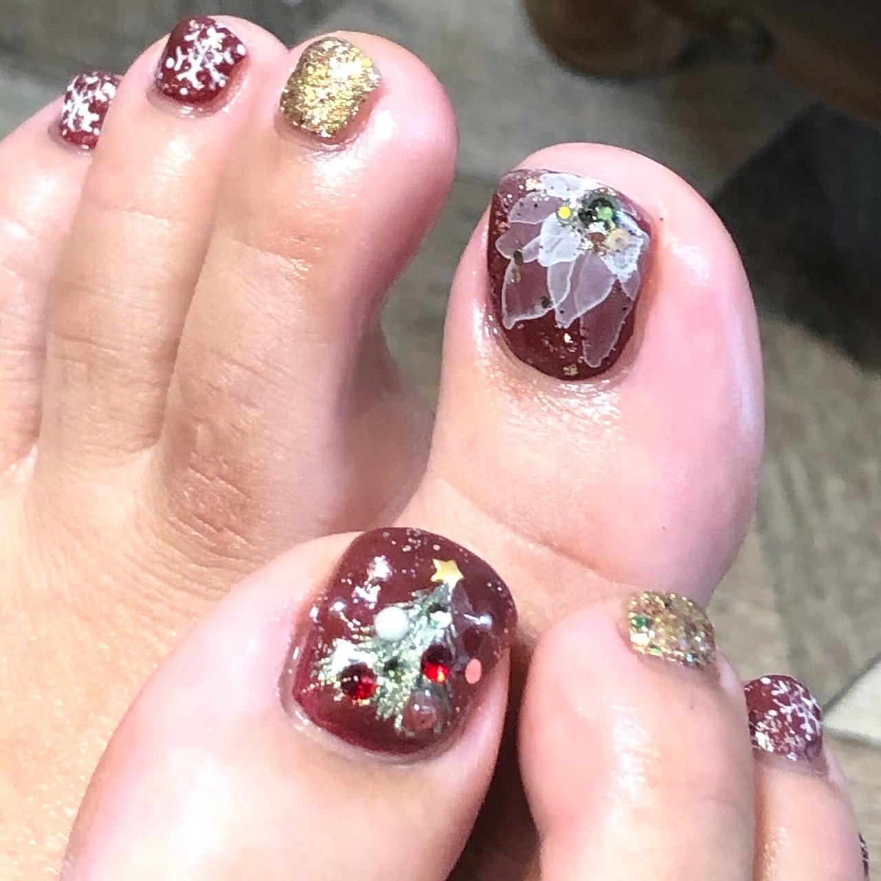 冬 クリスマス フット ホログラム ラメ Ironoha Nailのネイルデザイン No ネイルブック