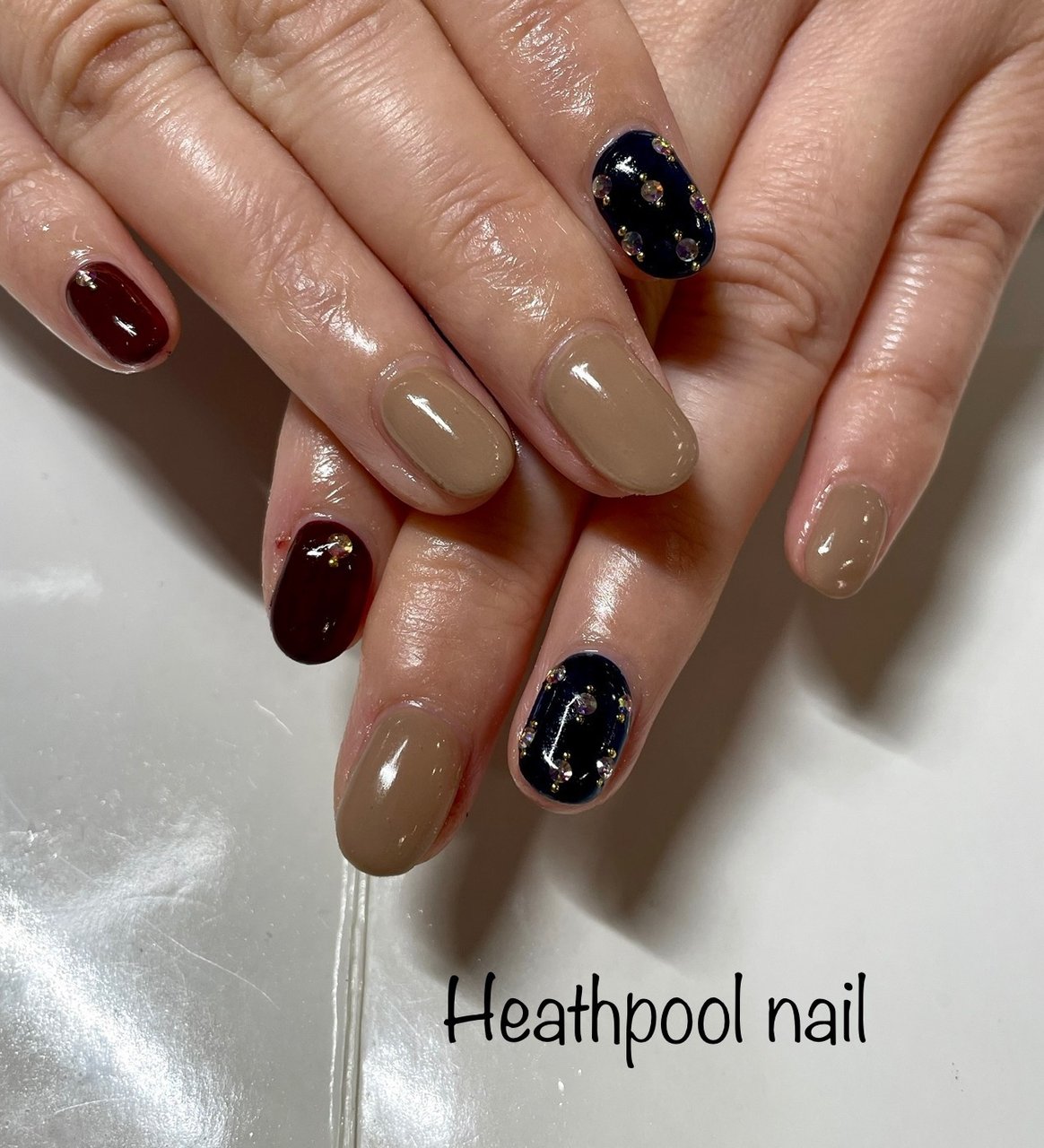 ハンド シンプル ベージュ ネイビー ボルドー Heathpoolnailのネイルデザイン No ネイルブック