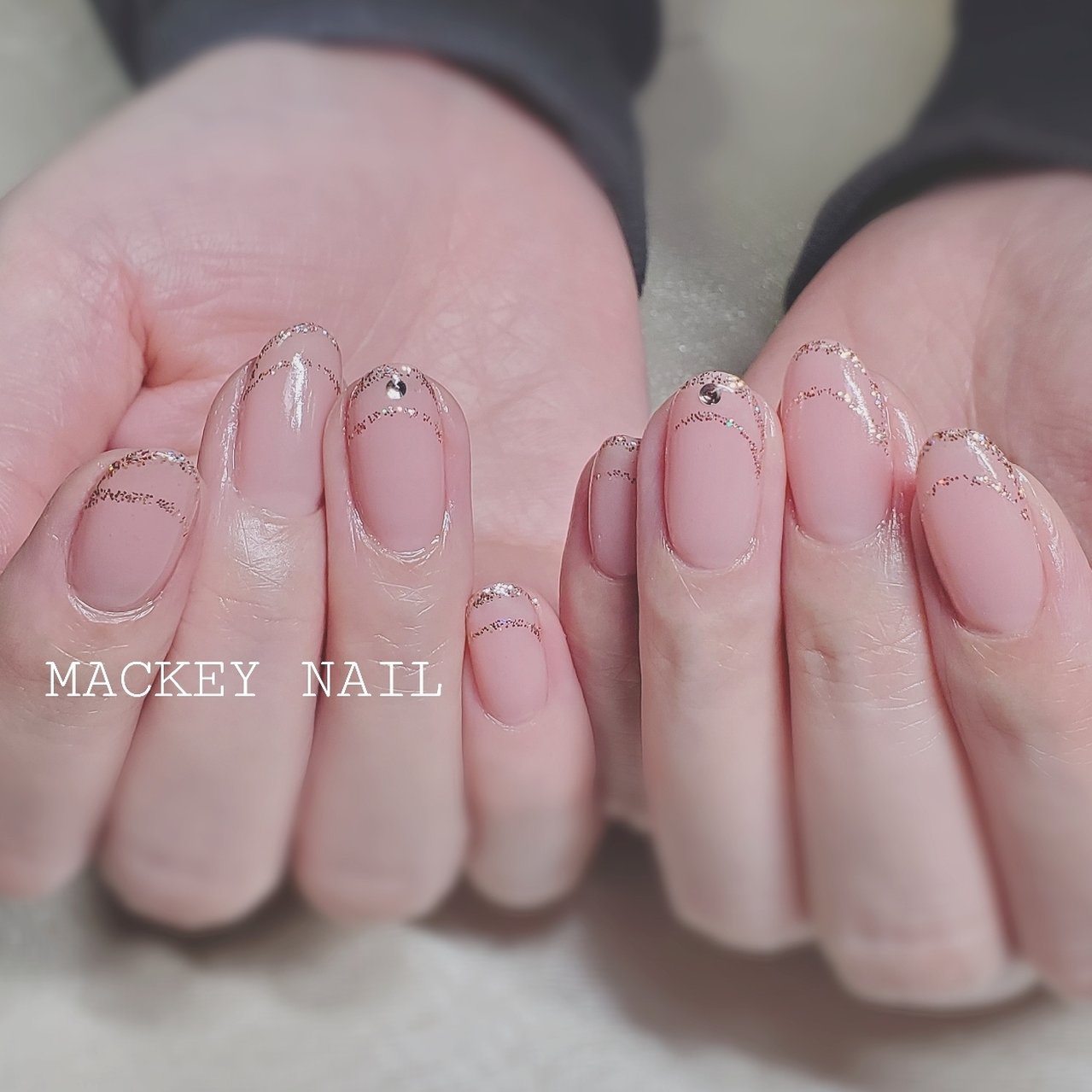 冬 ハンド フレンチ ラメ ミディアム Mackey Nailのネイルデザイン No ネイルブック