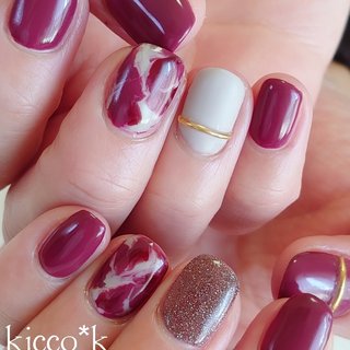 ワンカラー マーブル ワインレッドのネイルデザイン ネイルブック