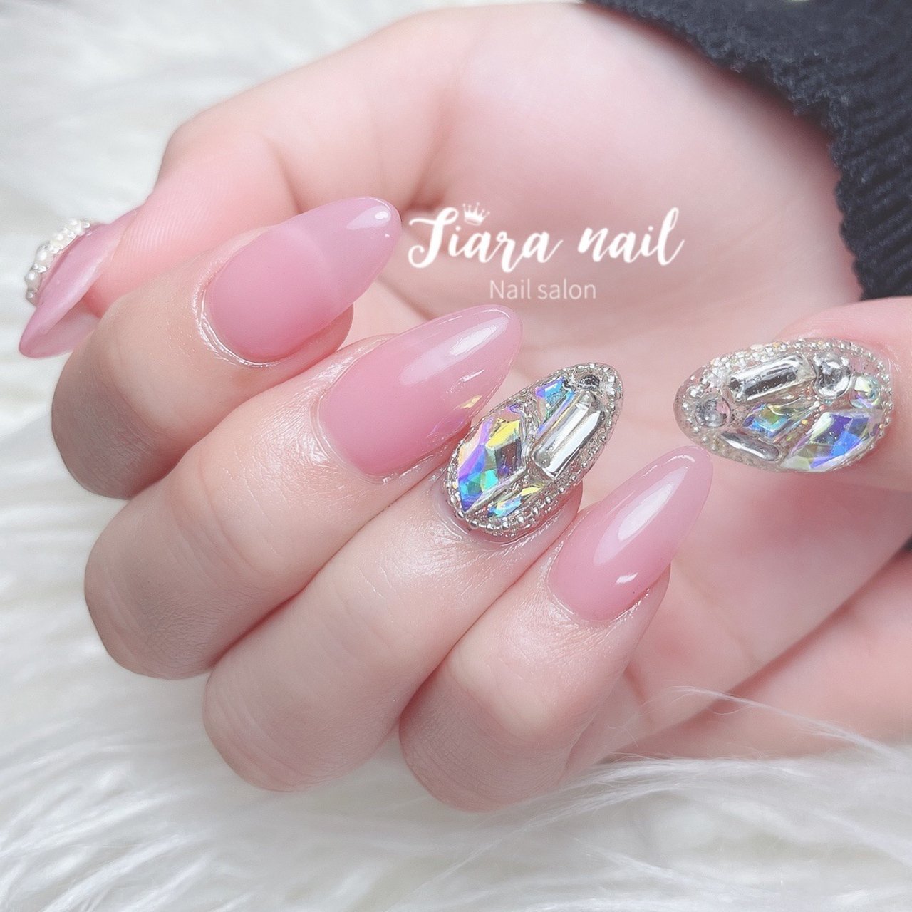 オールシーズン 𝐭𝐢𝐚𝐫𝐚𝐧𝐚𝐢𝐥 ティアラネイルのネイルデザイン No ネイルブック