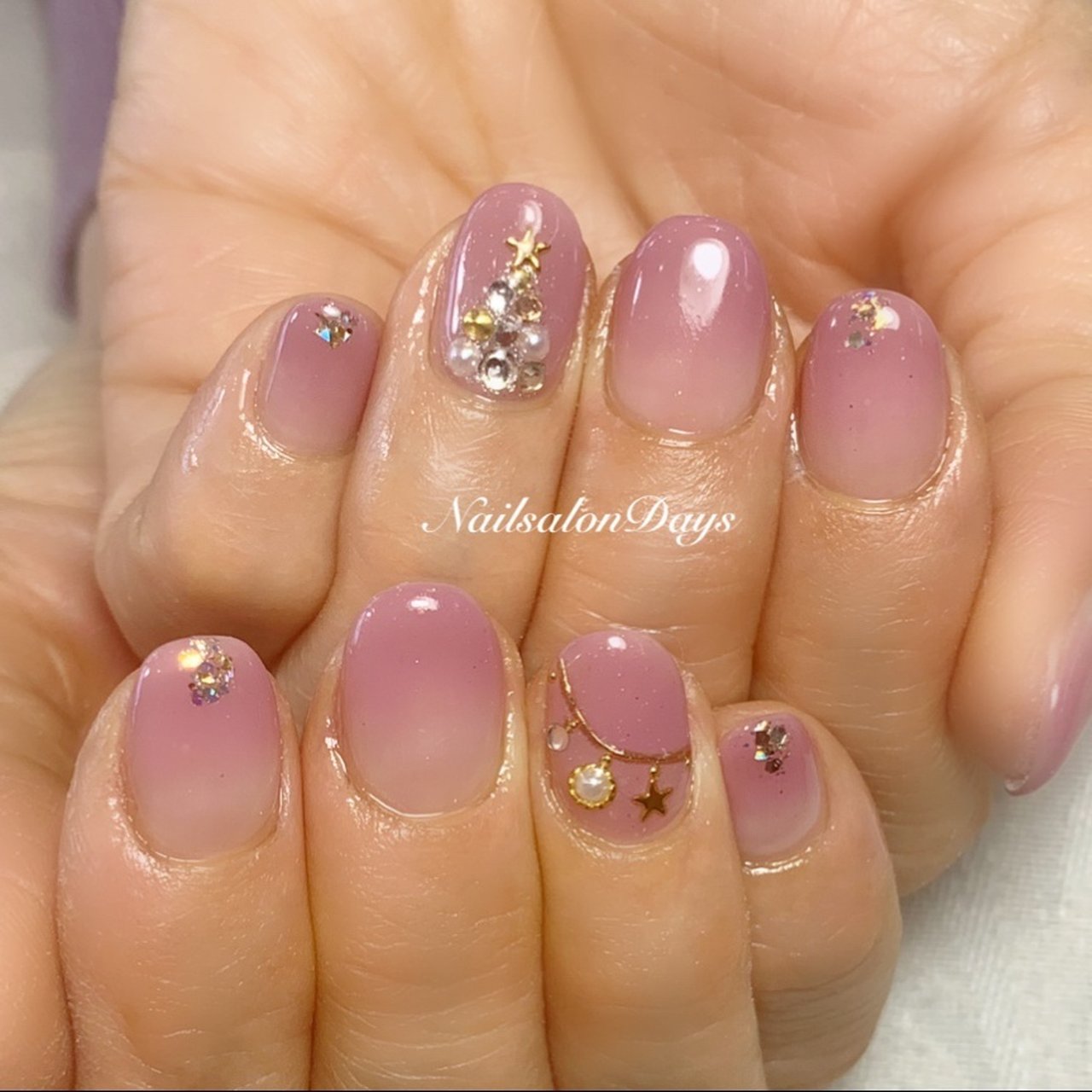 冬 クリスマス クリア ピンク ゴールド Nail Salon Daysのネイルデザイン No ネイルブック