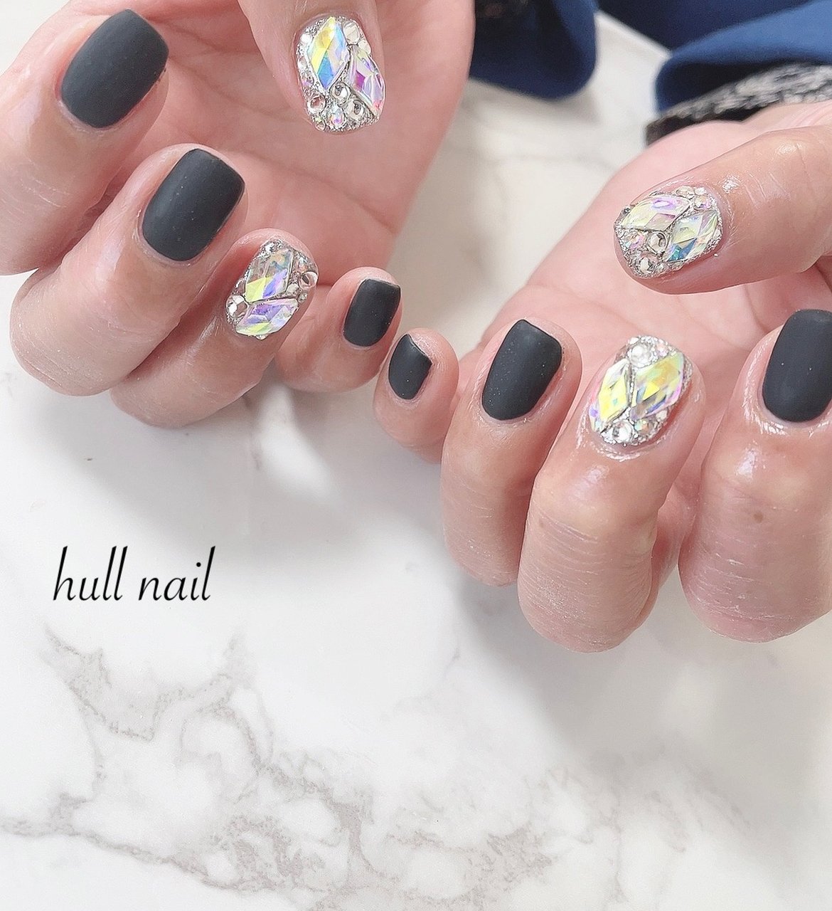 秋/冬/ハンド/マット/ブラック - hull nailのネイルデザイン[No.6912720]｜ネイルブック