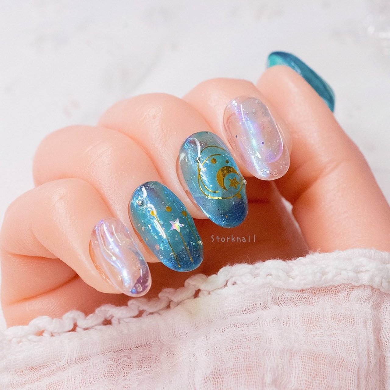 冬/オールシーズン/ハンド/星/オーロラ - ネイルチップ販売❤︎StorkNailのネイルデザイン[No.6913594]｜ネイルブック