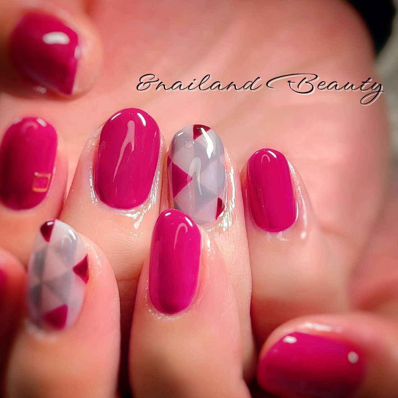 ワンカラー ジオメトリック ピンク レッド ボルドー Nailandbeautyアンドネイルアンドビューティーのネイル デザイン No ネイルブック