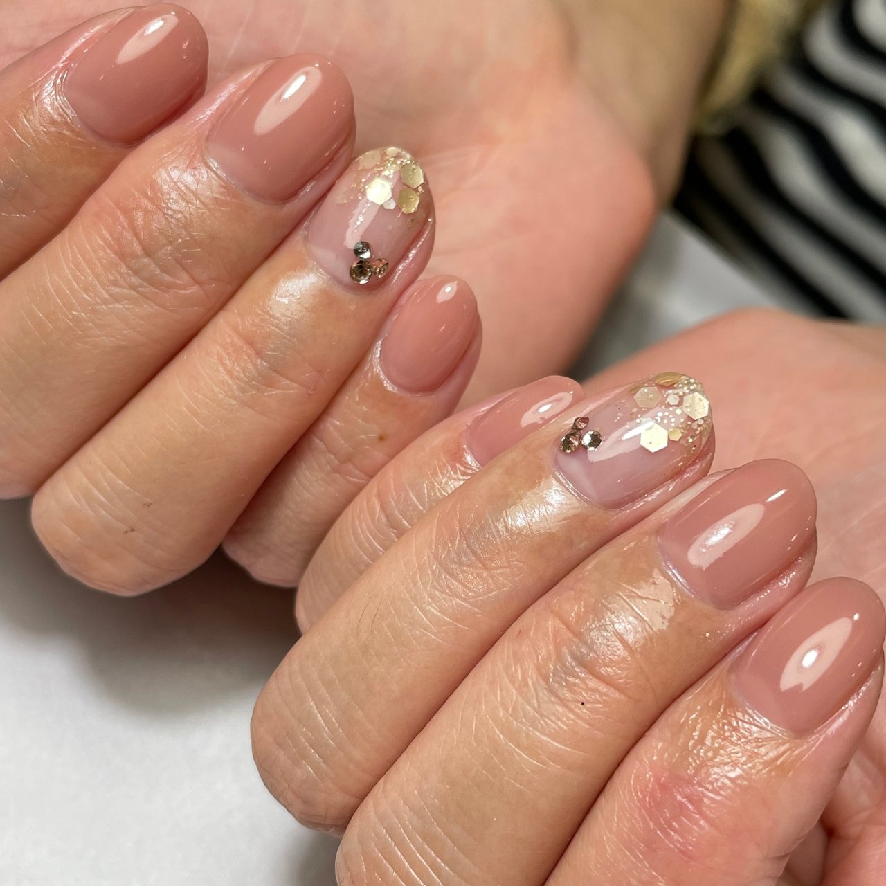 オールシーズン オフィス ハンド シンプル ビジュー Nail Salon Hannaのネイルデザイン No ネイルブック