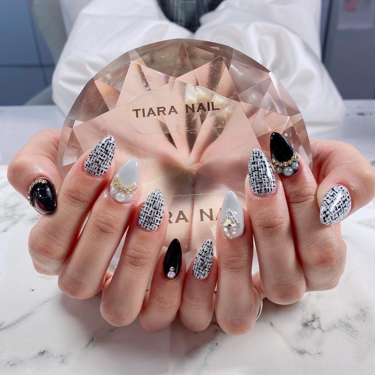 秋 冬 クリスマス デート ハンド Tiara Nailのネイルデザイン No ネイルブック