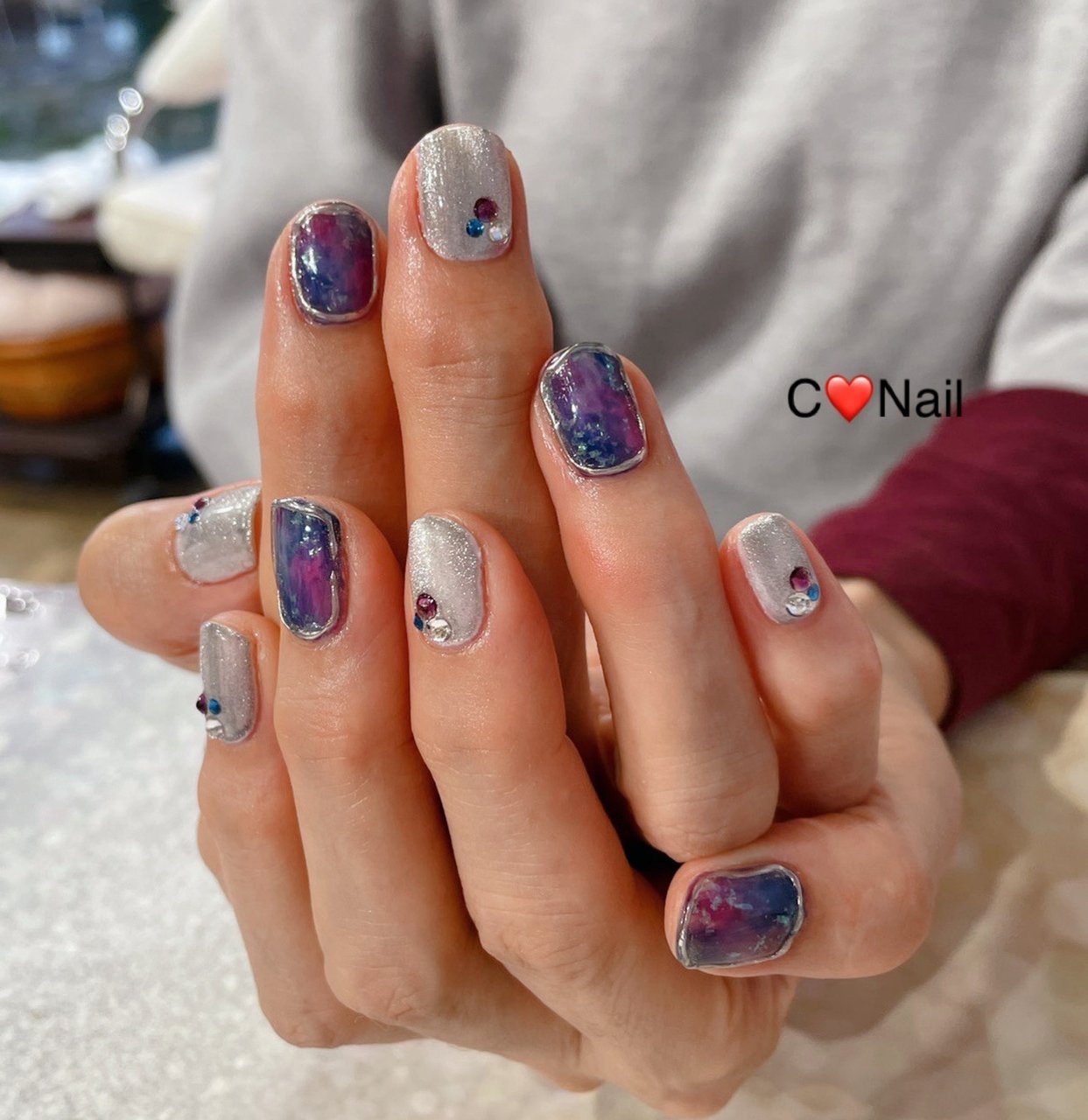 秋 冬 ハンド ビジュー タイダイ さいたま市日進町ネイルサロンc Nail梶原稚恵のネイルデザイン No ネイルブック