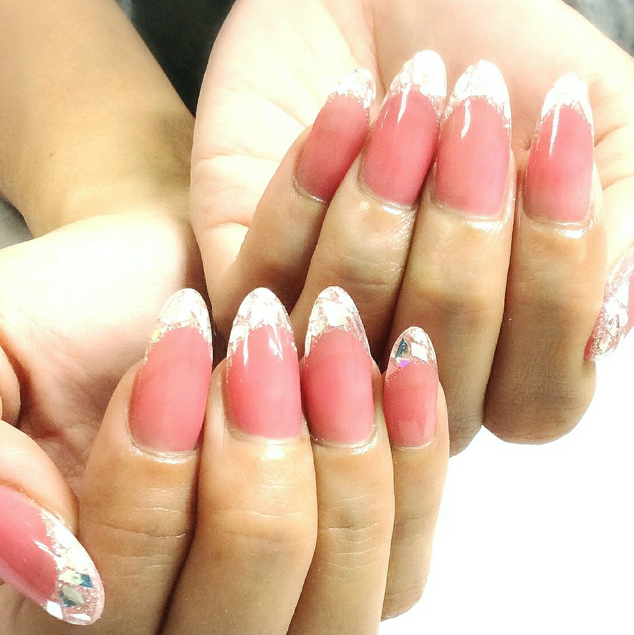 オールシーズン ハンド フレンチ ホログラム ラメ Nailsalon Daisyのネイルデザイン No 691 ネイルブック