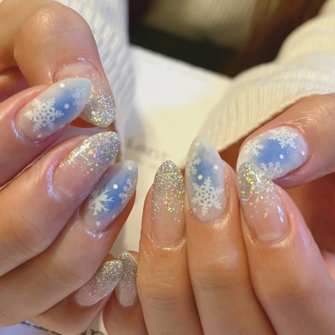 冬 ハンド 雪の結晶 ホワイト ブルー Brilliantnailのネイルデザイン No ネイルブック