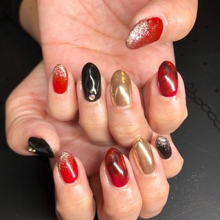 レッド ブラック ゴールドのネイルデザイン ネイルブック