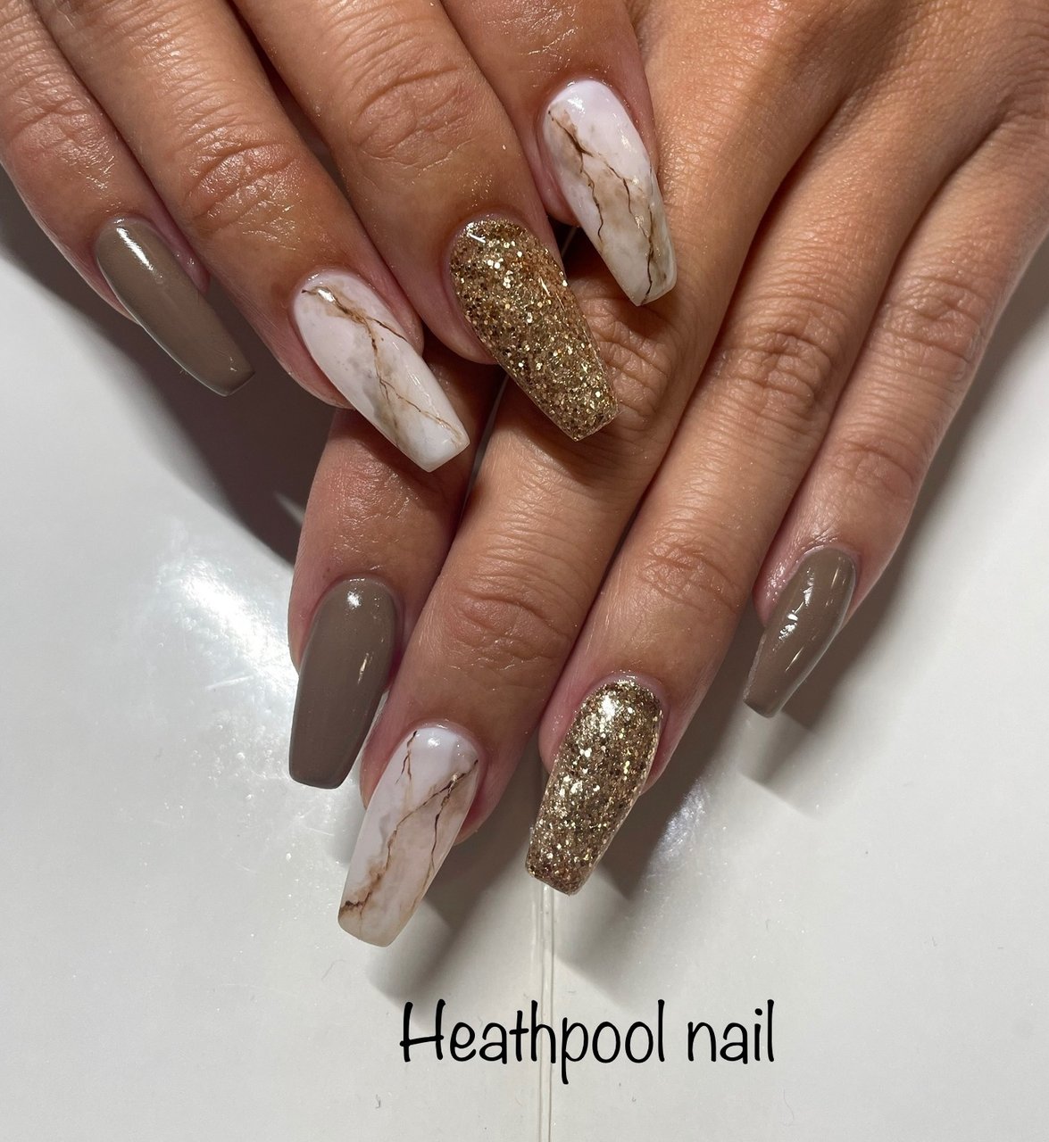 ハンド シンプル ラメ 大理石 ホワイト Heathpoolnailのネイルデザイン No ネイルブック