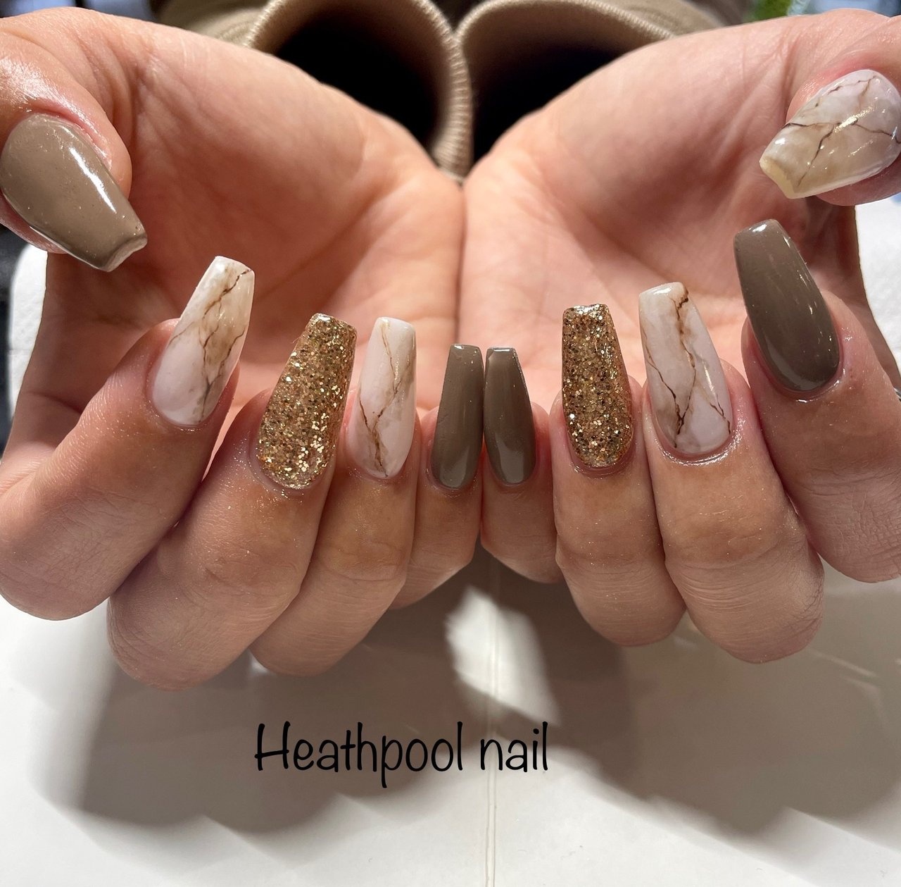 ハンド シンプル ラメ 大理石 ホワイト Heathpoolnailのネイルデザイン No ネイルブック